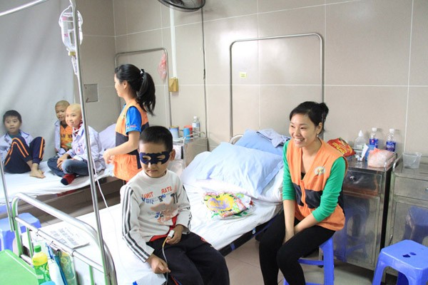 Những bệnh nhi mòn mỏi chờ máu - ảnh 7